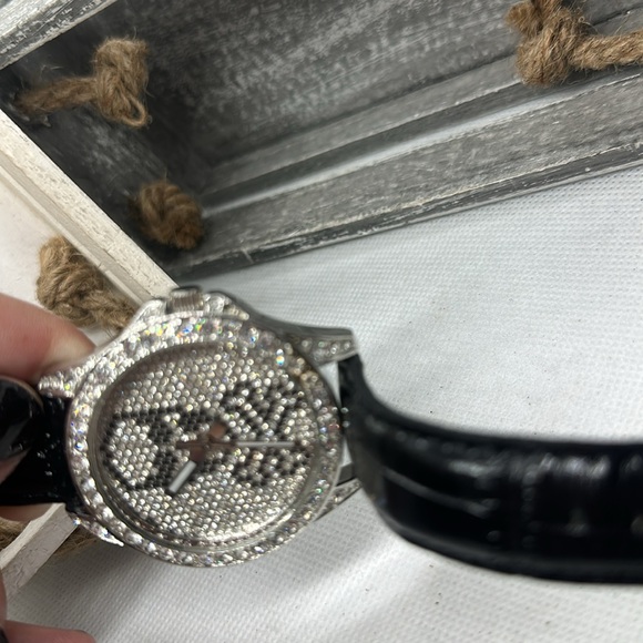 Vintage Skull Watch, Made in Japan, black leather band - Picture 3 of 5